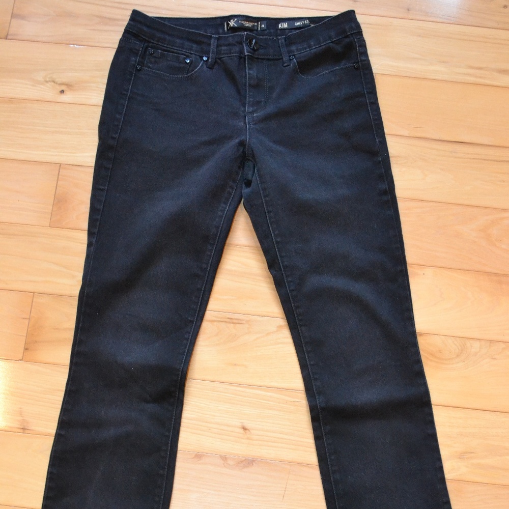 Kardashian jeans 4 Kim curvy straight black denim